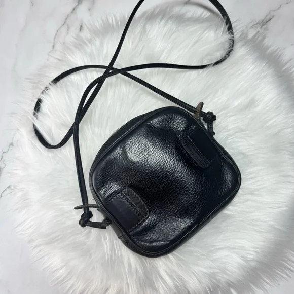 Loewe Black Leather Crossbody Bag with Textured Finish - Picture 3 of 15